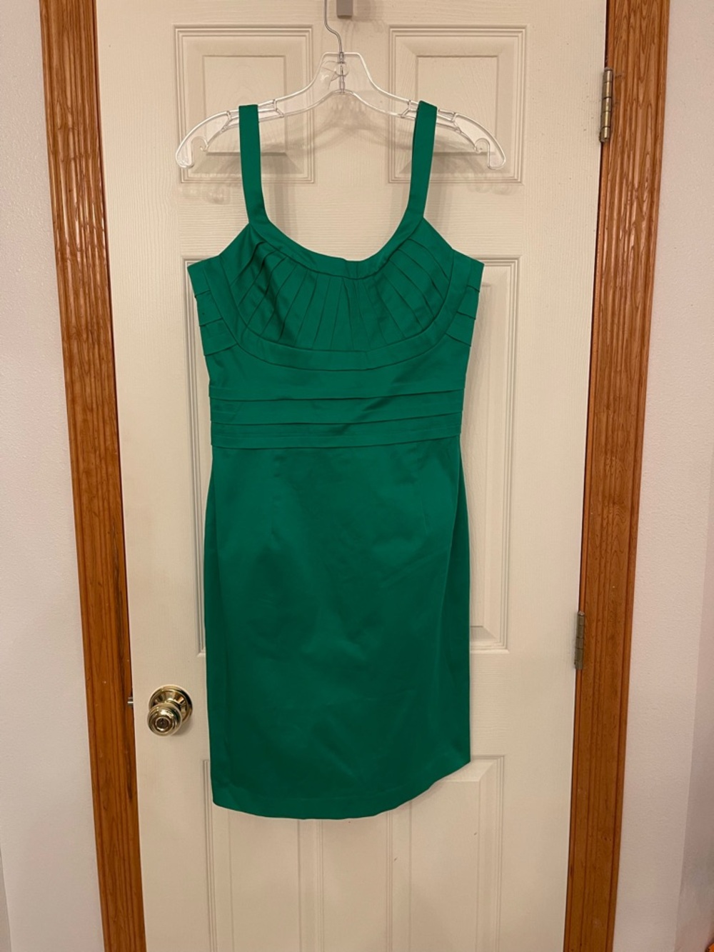 Calvin Klein Sleeveless Emerald Green Pleated Bodice Mini Dress Size 6. Cocktail